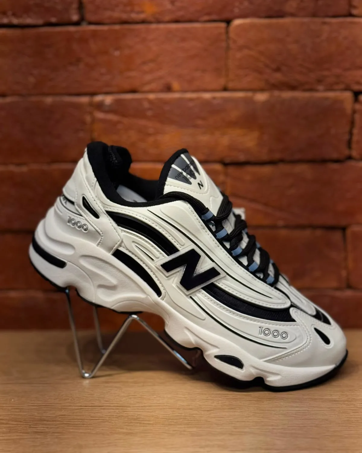 New Balance 1000 preto e branco
